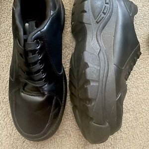 Black platform sneakers size womens 8